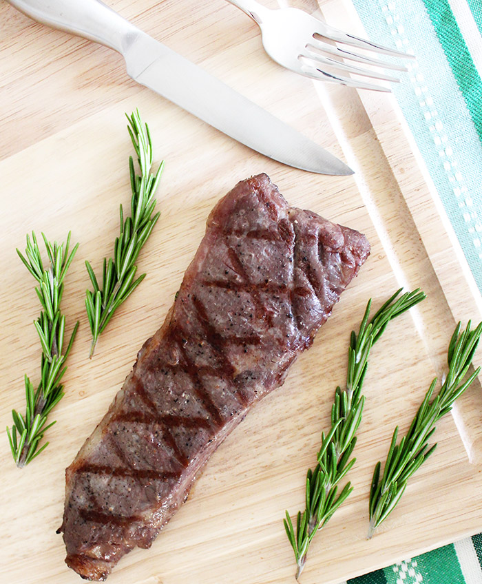 https://www.thesouthernthing.com/wp-content/uploads/2018/07/sous-vide-steak-recipe-8.jpg